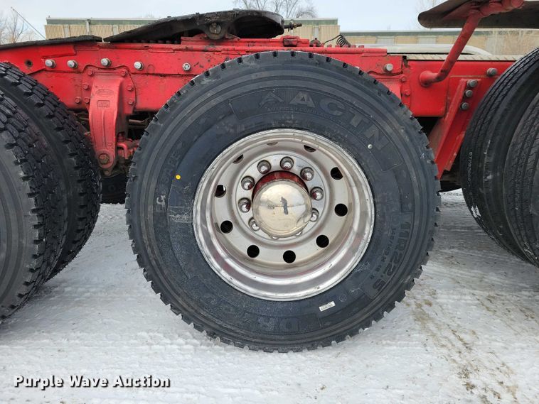 image for item EA2818 1987 Peterbilt 379 semi truck