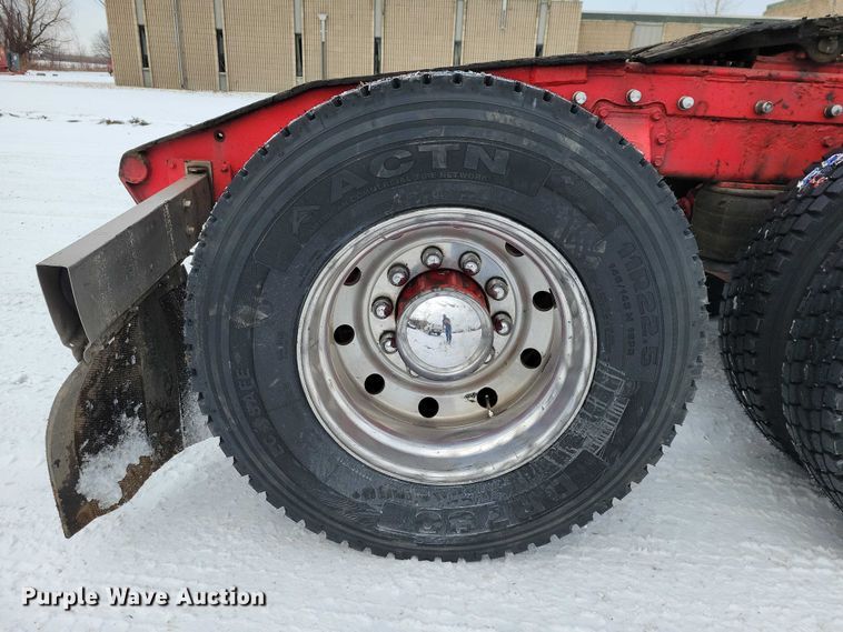 image for item EA2818 1987 Peterbilt 379 semi truck