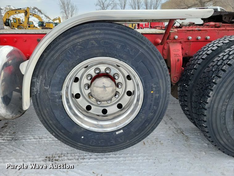 image for item EA2818 1987 Peterbilt 379 semi truck