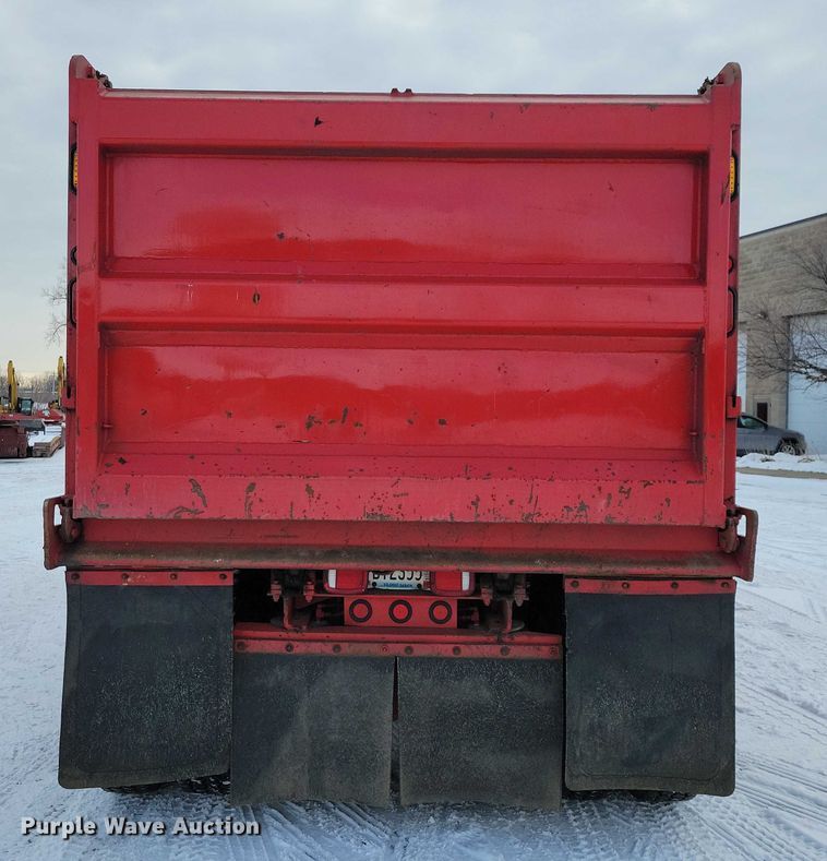 image for item EA2819 2005 Peterbilt 379 dump truck