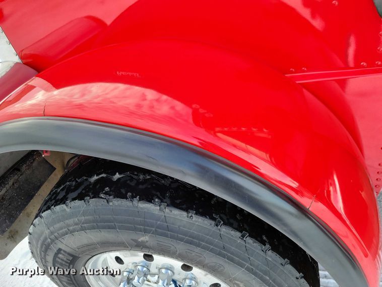 image for item EA2819 2005 Peterbilt 379 dump truck