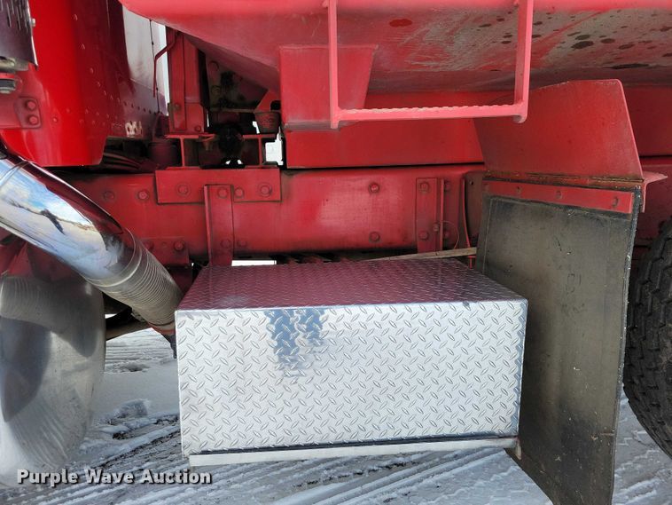 image for item EA2819 2005 Peterbilt 379 dump truck