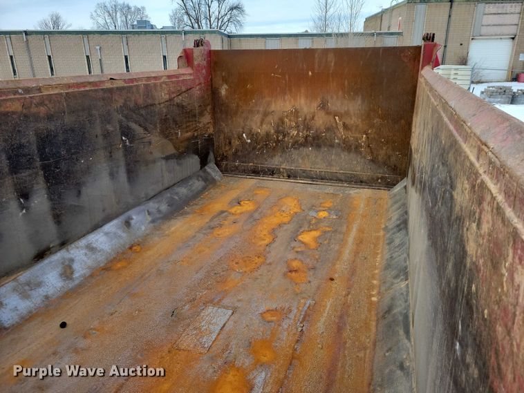 image for item EA2819 2005 Peterbilt 379 dump truck