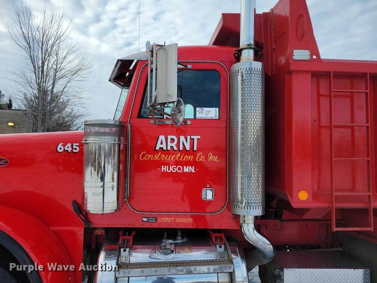 image for item EA2819 2005 Peterbilt 379 dump truck