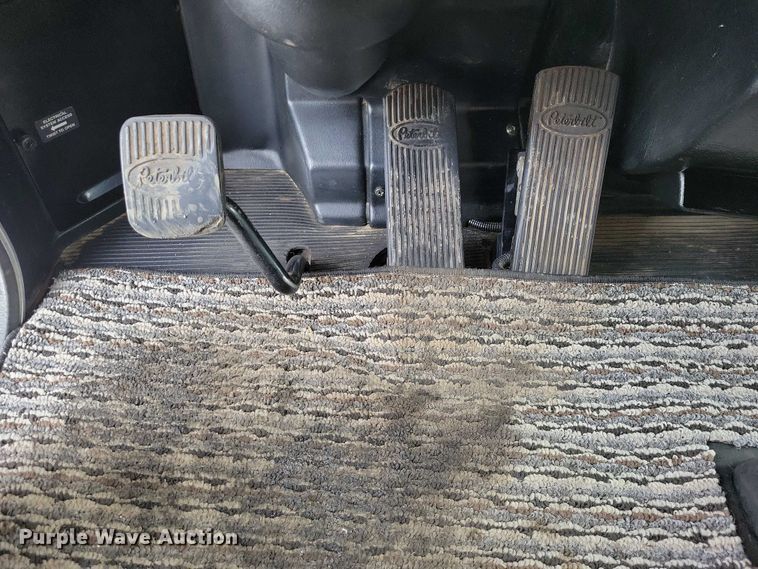 image for item EA2819 2005 Peterbilt 379 dump truck