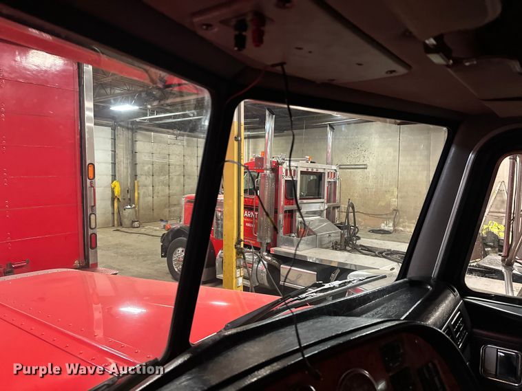 image for item EA2819 2005 Peterbilt 379 dump truck