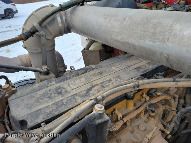 image for item EA2819 2005 Peterbilt 379 dump truck