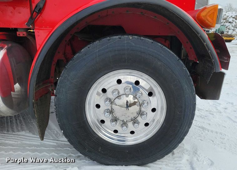 image for item EA2819 2005 Peterbilt 379 dump truck