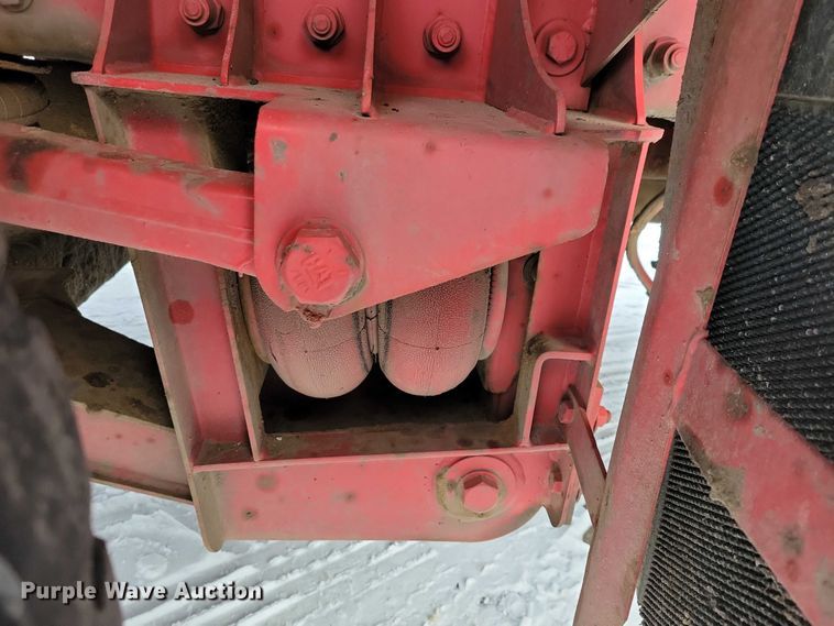 image for item EA2819 2005 Peterbilt 379 dump truck