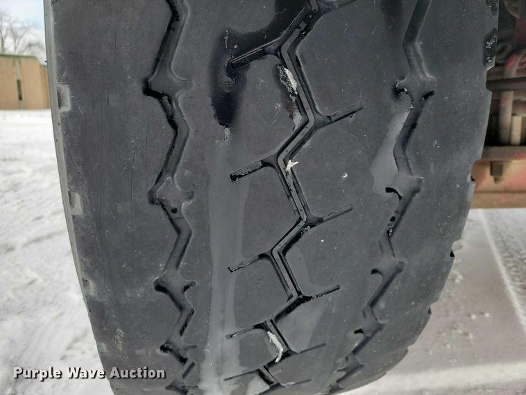 image for item EA2819 2005 Peterbilt 379 dump truck