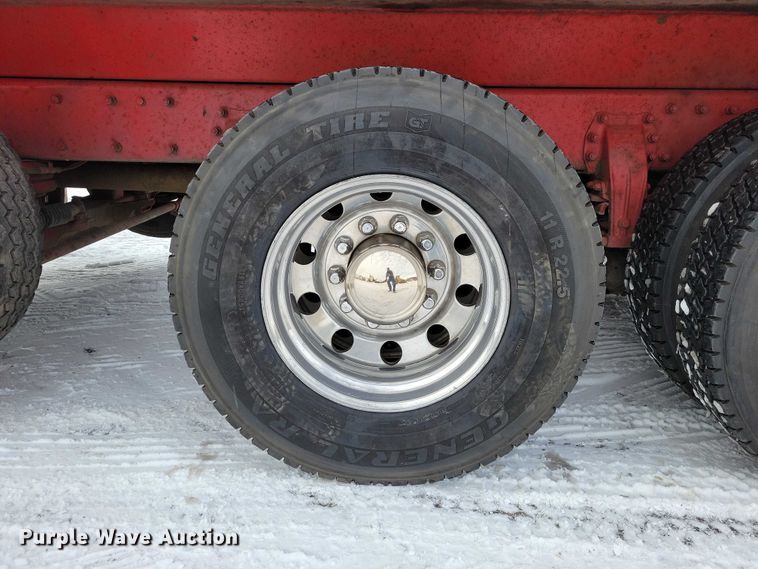 image for item EA2819 2005 Peterbilt 379 dump truck