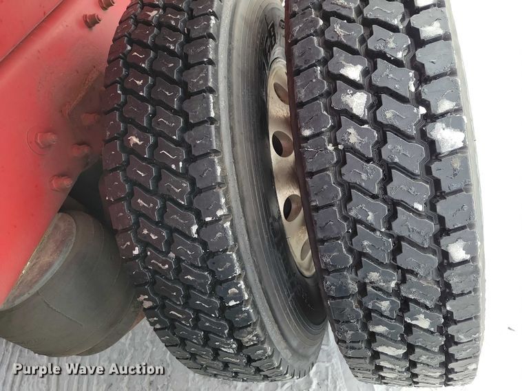 image for item EA2819 2005 Peterbilt 379 dump truck