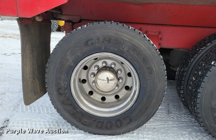 image for item EA2819 2005 Peterbilt 379 dump truck