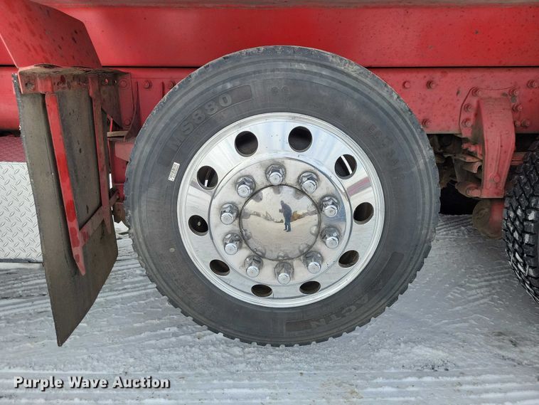 image for item EA2819 2005 Peterbilt 379 dump truck