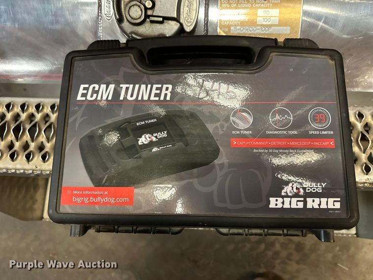 image for item EA2819 2005 Peterbilt 379 dump truck