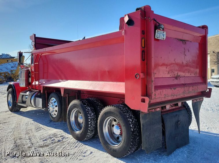 image for item EA2820 2003 Peterbilt 379 dump truck