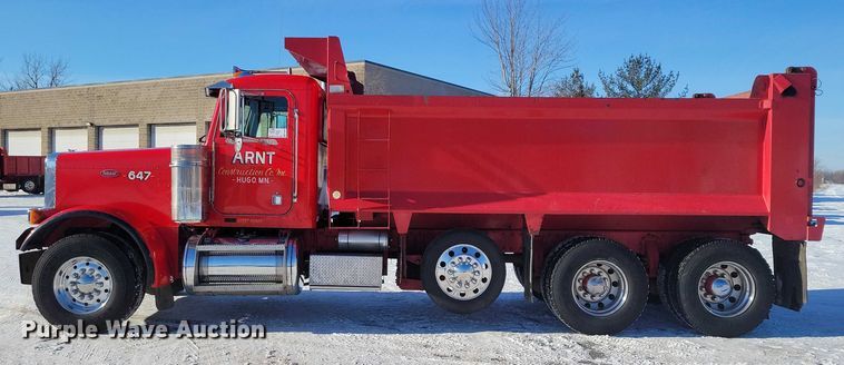 image for item EA2820 2003 Peterbilt 379 dump truck
