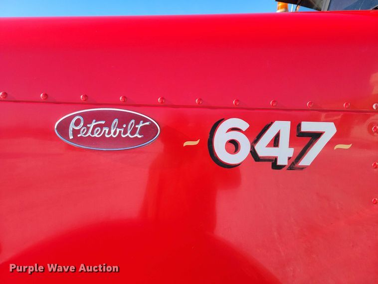 image for item EA2820 2003 Peterbilt 379 dump truck