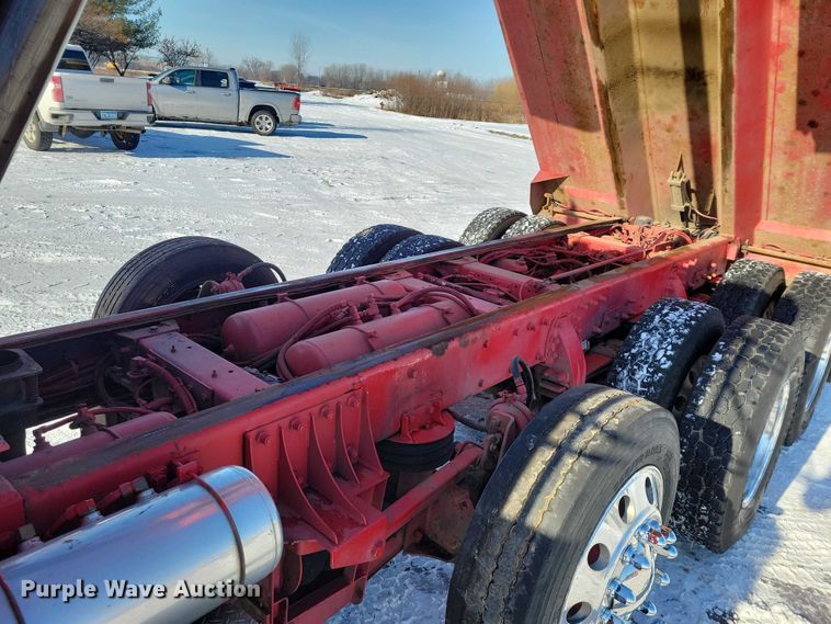 image for item EA2820 2003 Peterbilt 379 dump truck