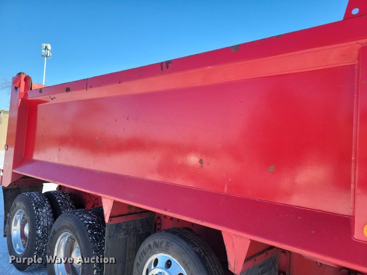 image for item EA2820 2003 Peterbilt 379 dump truck