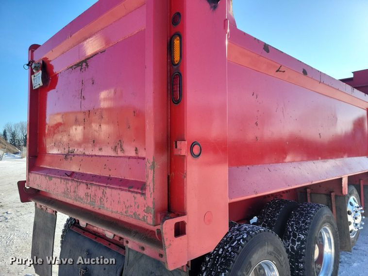 image for item EA2820 2003 Peterbilt 379 dump truck