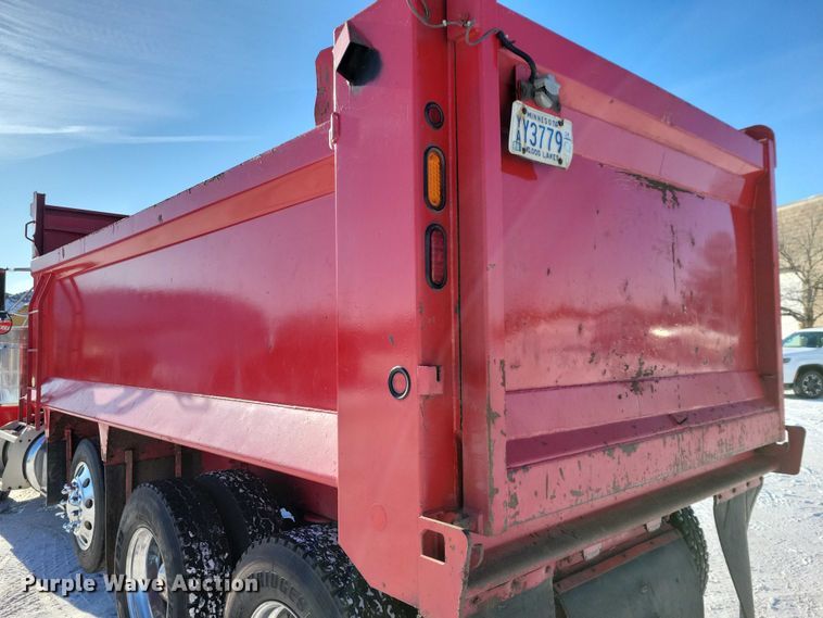 image for item EA2820 2003 Peterbilt 379 dump truck