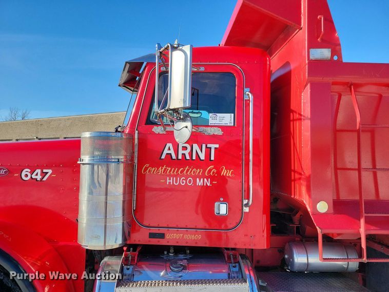 image for item EA2820 2003 Peterbilt 379 dump truck