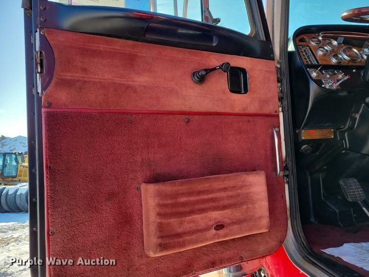 image for item EA2820 2003 Peterbilt 379 dump truck