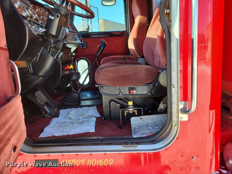 image for item EA2820 2003 Peterbilt 379 dump truck