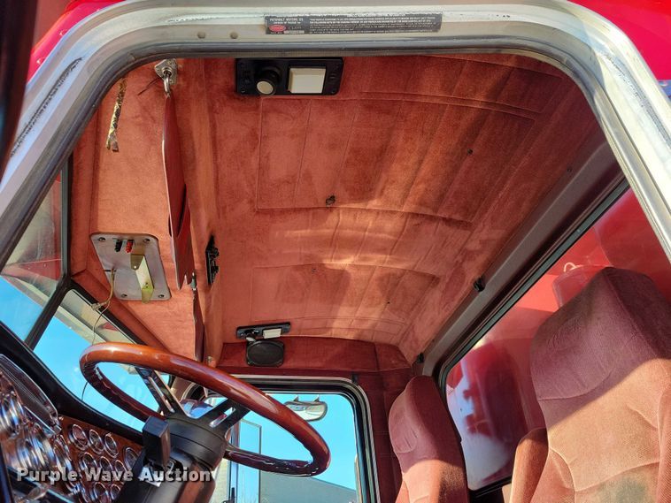 image for item EA2820 2003 Peterbilt 379 dump truck