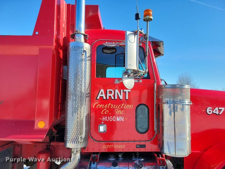 image for item EA2820 2003 Peterbilt 379 dump truck