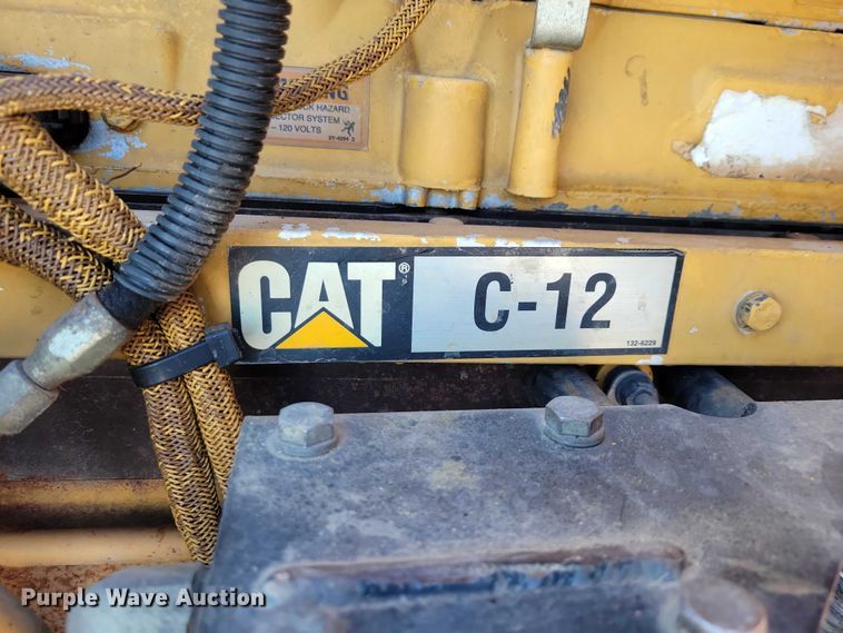 image for item EA2820 2003 Peterbilt 379 dump truck