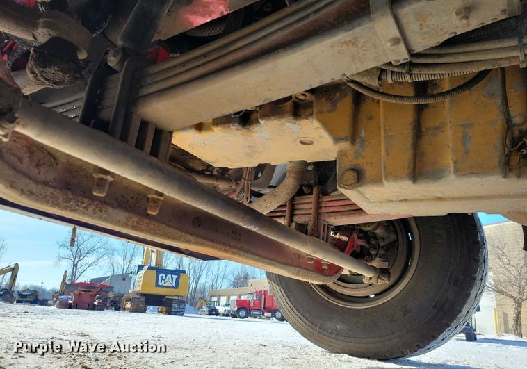 image for item EA2820 2003 Peterbilt 379 dump truck