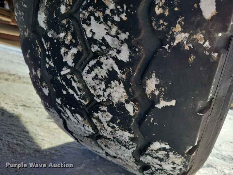 image for item EA2820 2003 Peterbilt 379 dump truck