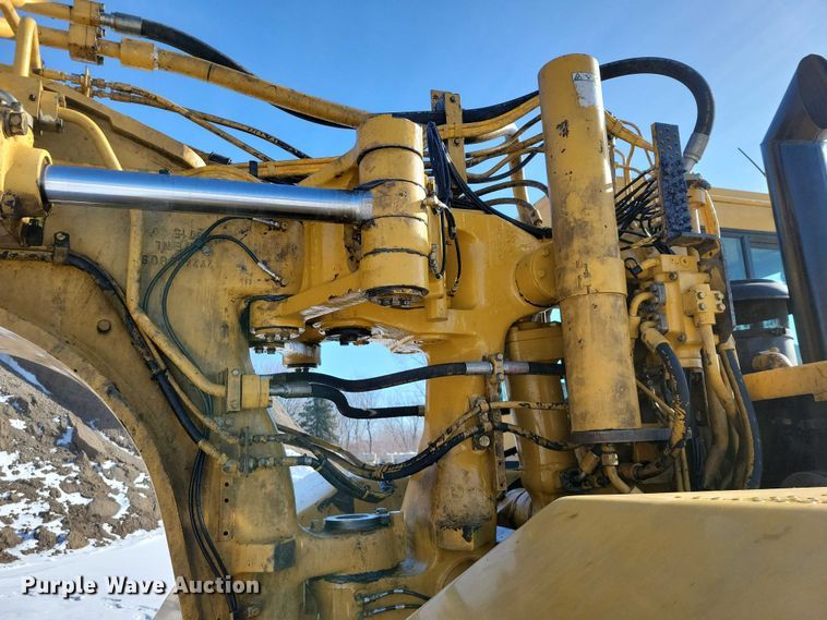 image for item EA2821 2006 Caterpillar 627G conventional scraper 