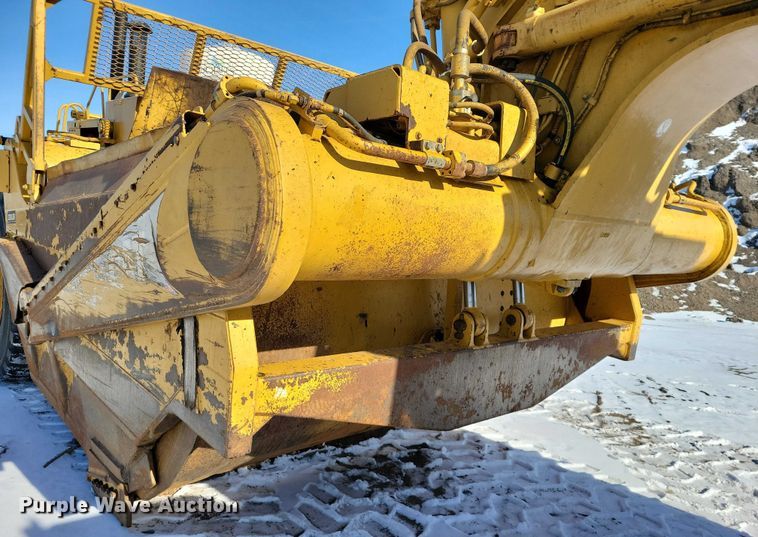image for item EA2821 2006 Caterpillar 627G conventional scraper 