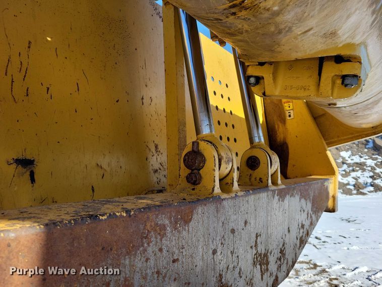 image for item EA2821 2006 Caterpillar 627G conventional scraper 