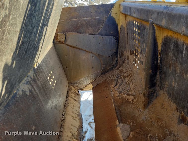 image for item EA2821 2006 Caterpillar 627G conventional scraper 