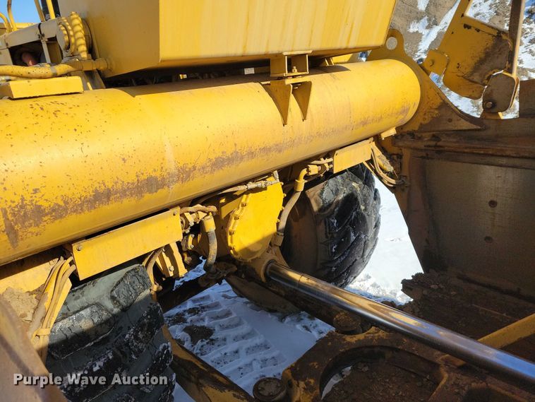 image for item EA2821 2006 Caterpillar 627G conventional scraper 