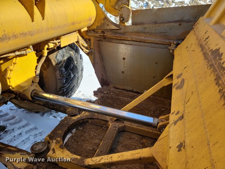 image for item EA2821 2006 Caterpillar 627G conventional scraper 