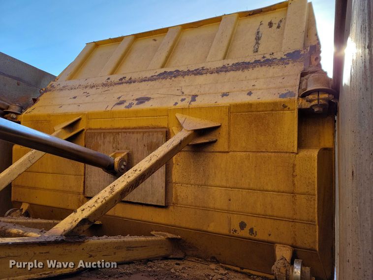 image for item EA2821 2006 Caterpillar 627G conventional scraper 