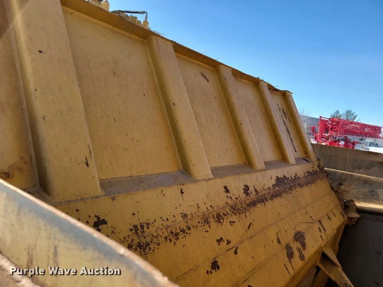 image for item EA2821 2006 Caterpillar 627G conventional scraper 