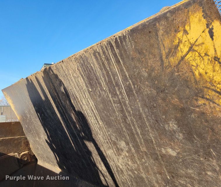 image for item EA2821 2006 Caterpillar 627G conventional scraper 