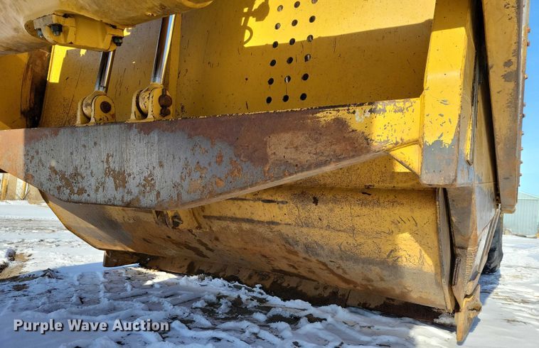 image for item EA2821 2006 Caterpillar 627G conventional scraper 