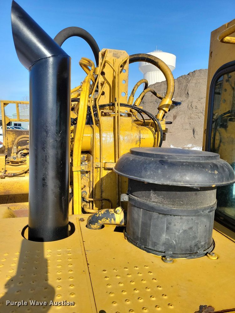 image for item EA2821 2006 Caterpillar 627G conventional scraper 