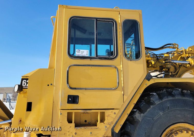 image for item EA2821 2006 Caterpillar 627G conventional scraper 