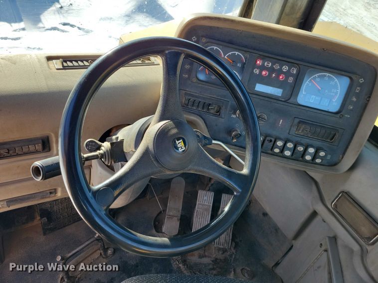 image for item EA2821 2006 Caterpillar 627G conventional scraper 