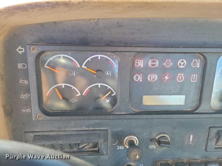 image for item EA2821 2006 Caterpillar 627G conventional scraper 