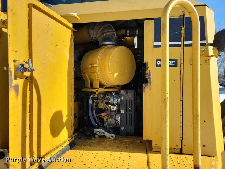 image for item EA2821 2006 Caterpillar 627G conventional scraper 