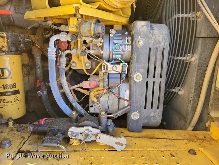 image for item EA2821 2006 Caterpillar 627G conventional scraper 